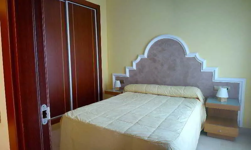 Apartamentos Suites Oficentro Málaga Apartment